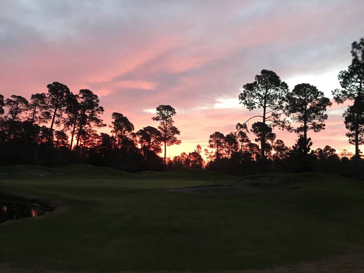 Tom_Taylor1421's tweet photo. Double cutting greens again for our #MyrtleBeachNational employee golf outing on theMBNKingsNorth going to be a fun day with some tough/fun pins #bigcups #smallcups https://t.co/UOPPAYf0OY