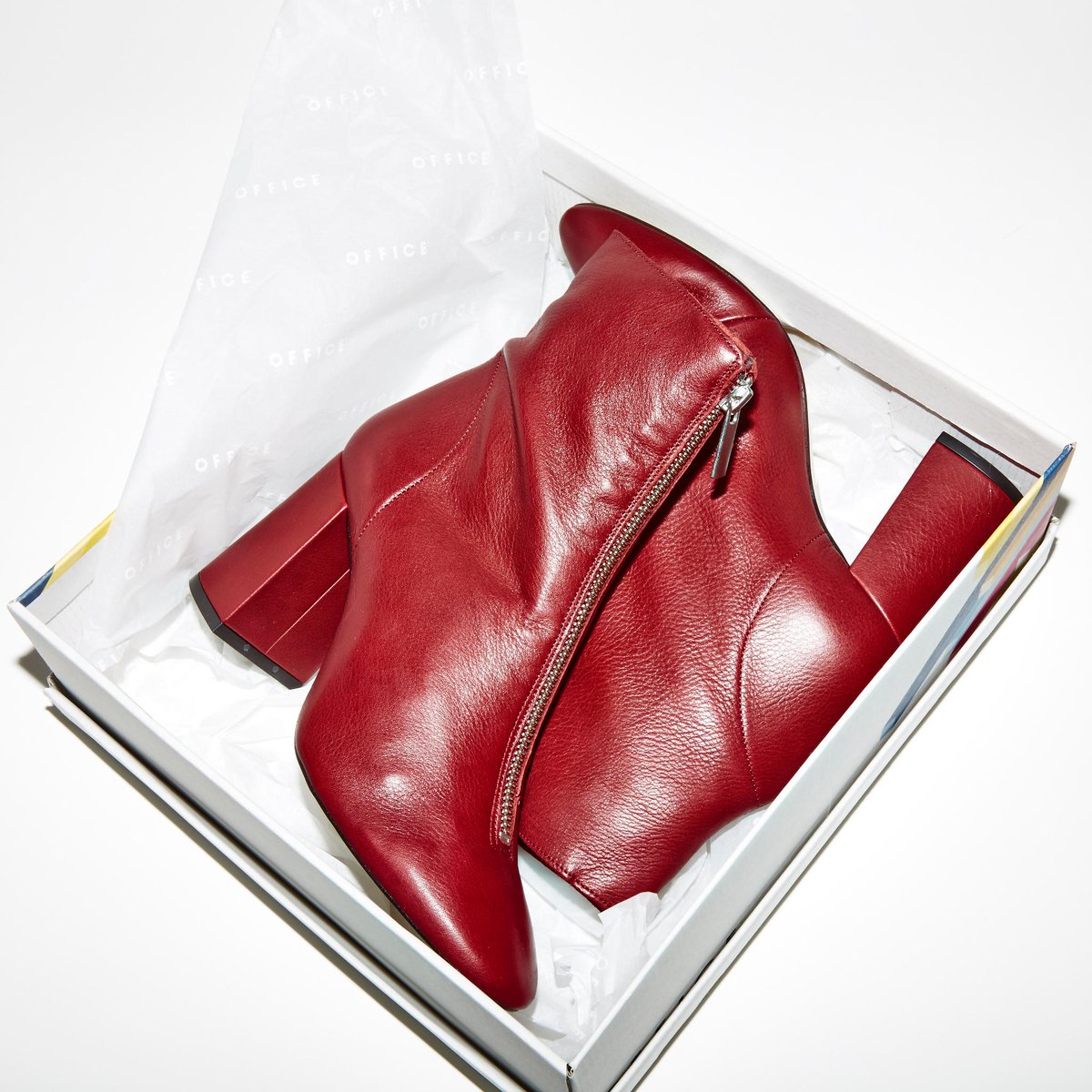 OfficeShoes's tweet photo. Your Christmas boots 🎄❤️️💘🎁 The All Sorts Front Zip Boots in Dark Red Leather is where the festivities are at #ownit2017 #officelovesxmas  https://t.co/R5Nemv6gVy https://t.co/uB1k9SNATL