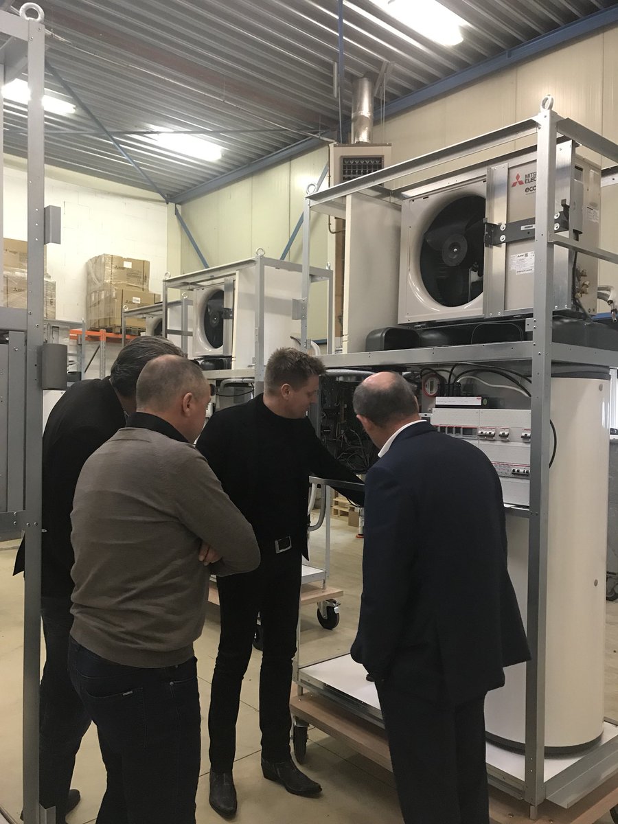 Onze bestuur Ger Peeters is er graag bij!    #WLnul-op-de-meterwoningen  
RT <a href="/claudiareiner01/">Claudia Reiner</a> Op bezoek bij <a href="/factoryzeronl/">FACTORY ZERO B.V.</a> @JWvdGroep met <a href="/wonenlimburg/">Wonen Limburg</a> &amp;. #WSGemeenschap Dutch design van compacte #NOM-oplossingen voor woningbouw #energietransitie #vangaslos
