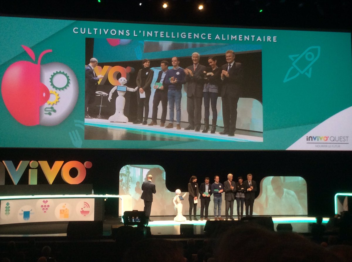 Mathias55971's tweet photo. Cultiver l'enthousiasme et la curiosité pour se donner les moyens de son ambition par Catherine Barba à #INVIVO17 aux côtés de @derosnayjoel , LA PÊCHE 😀 https://t.co/YCTzmIRJFN