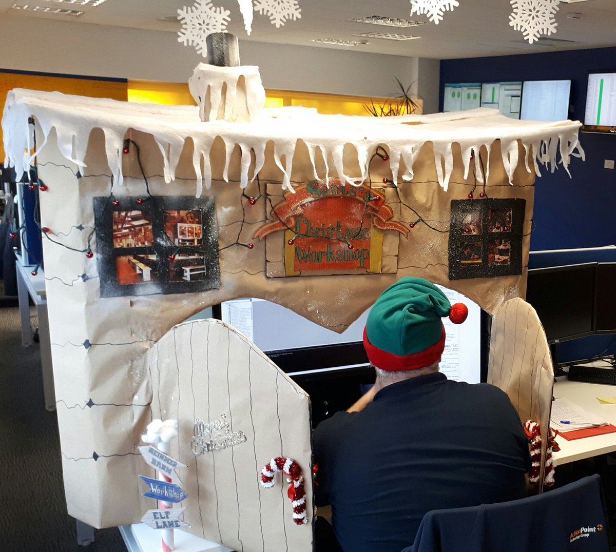ActionPointTech's tweet photo. Some of the featured entries from our Deck-your-Desk competition.

Winners will be announced later this afternoon. 

Stay Tuned! https://t.co/bykEru4OVA