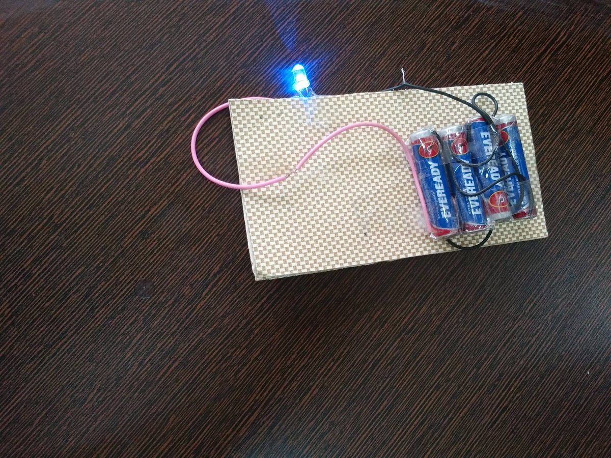 sitarefdn's tweet photo. Practical work follows the #basicprinciple of 'Learning by doing'. The students of grade VII in Euro International School, #Jodhpur, did something similar this week by creating their own electric circuits using deductive #reasoning and a few simple materials.
#learningbydoing https://t.co/vWNROluGVe