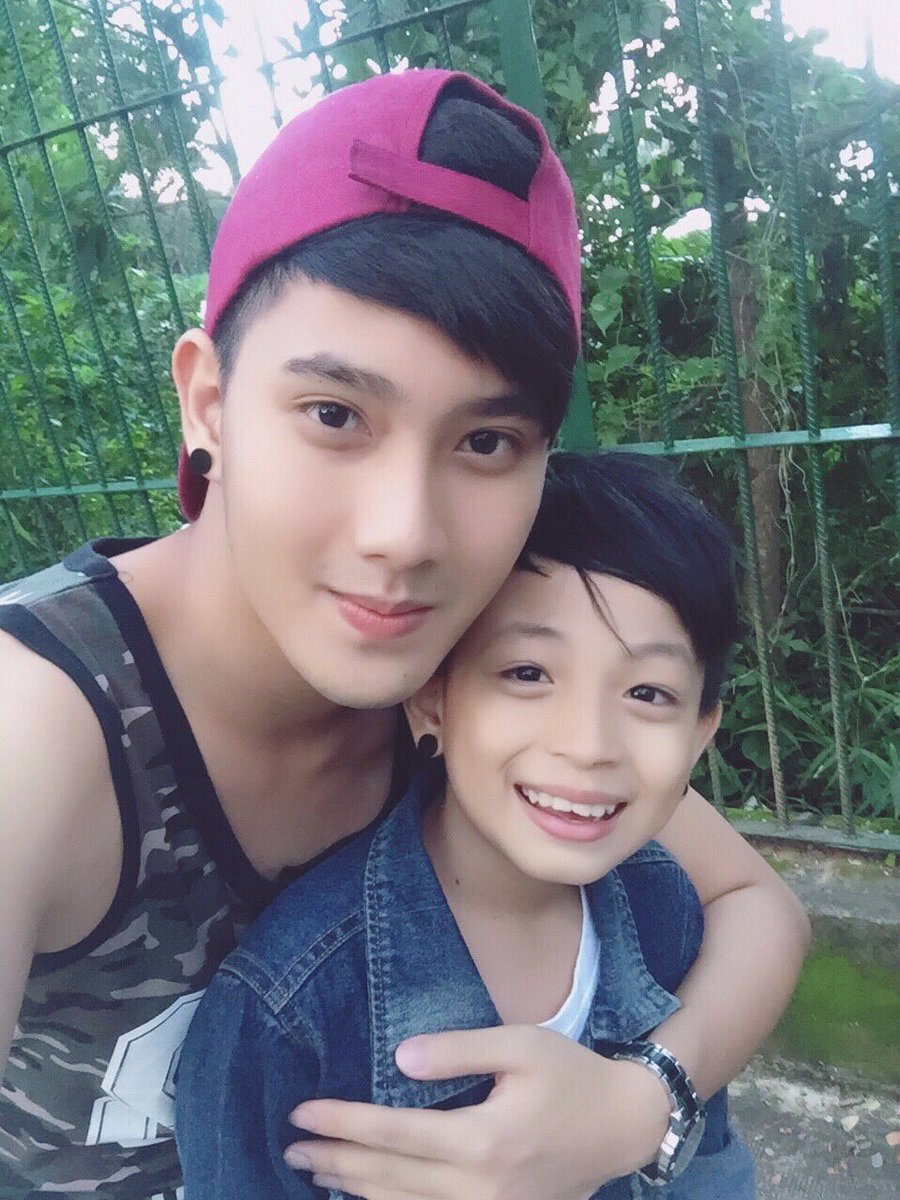 CANDYCHOCO16's tweet photo. ကိုကို သုတေရ ရွင္အိပ္ရင္ လီးေပၚပီး အိပ္တာကို က်မ ခ်ျပလိုက္ပီ ခြင့္လြတ္ပါ ကိုကို https://t.co/iT6sElvRUc