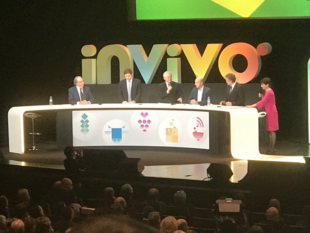 DijonCereales's tweet photo. Table ronde sur le Brésil avec la participation de notre président Marc Patriat, fin connaisseur du Matto Grosso ! 👍😃 « Le développement international ne peut pas ne pas passer par le Brésil ! » #invivo17 https://t.co/TqUMnqM4KX