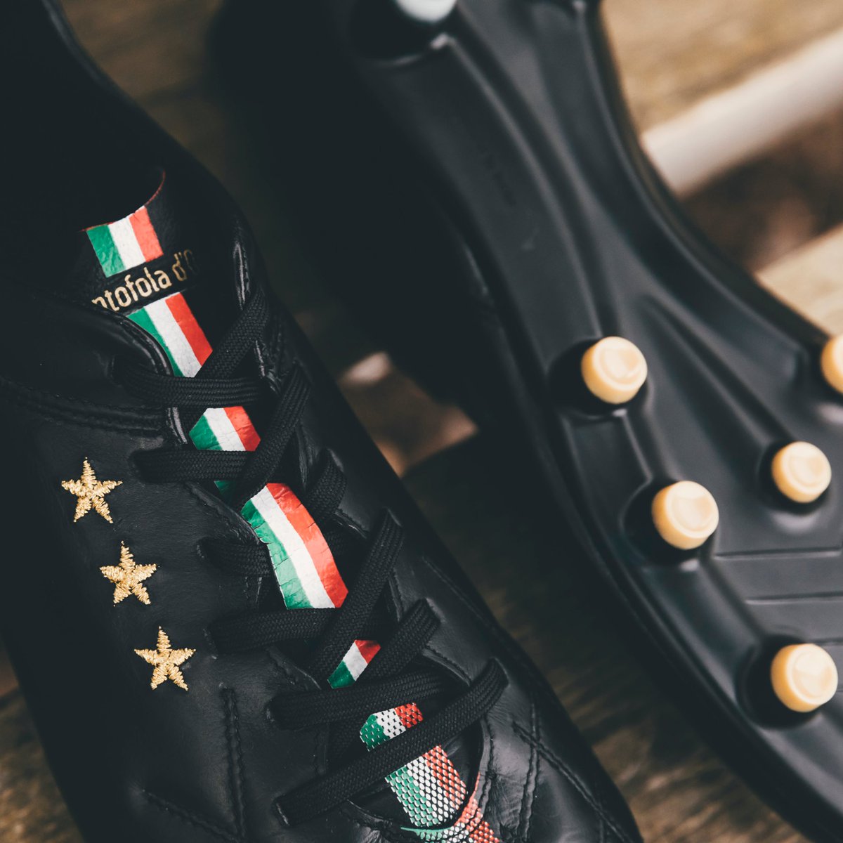 Made In Italy!🇮🇹
Weighing just 180g, the Superleggera is the lightest 100% Kangaroo leather boot on the market.👌
