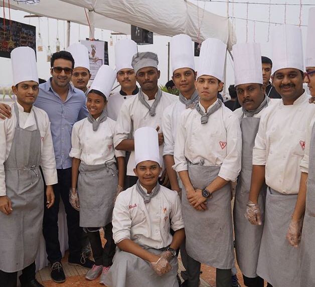 KohinoorCollege's tweet photo. Taking forward the tradition of #KohinoorCollege of Hotel and Tourism Management Studies, final year students organized a remarkable Food Festival - #Elixir2017

#Thankyouforyoursupport #Elixir #FoodFestival #MumbaiFoodies #Throwback #FoodLovers #Hospitality #HotelManagement https://t.co/Bnp9wqoCqE