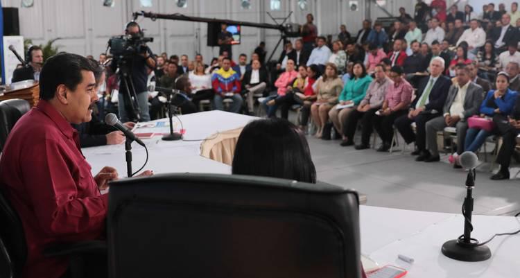 cesarbatallador's tweet photo. #20Dic #FelizMiercoles Eficiencia En Servicios Públicos Centrará Gestión De Alcaldes Y Gobernadores https://t.co/0keGCgMlrF @NicolasMaduro https://t.co/H3woaOThxx