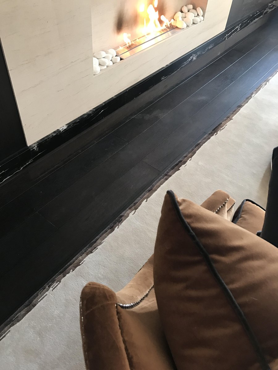 COLBOURNS's tweet photo. Our bespoke SKYFALL BORDER fits effortlessly into this warm and inviting contemporary living room in Knightsbridge. 

#colbourns #bespoke #knightsbridge #livingroom #interiordesign #contemporary https://t.co/2QJMrzFVa0