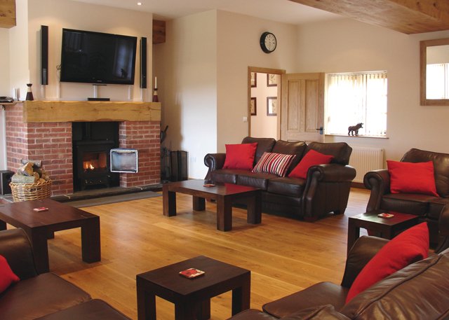 helpfulholidays's tweet photo. 50% off due to cancellation! 7 nights from Fri 22nd Dec, now just £1750 https://t.co/V8N2MKU8RJ #Devon #Southleigh #WednesdayWisdom #Travel #Holiday #UK https://t.co/sVmmbpXtGk
