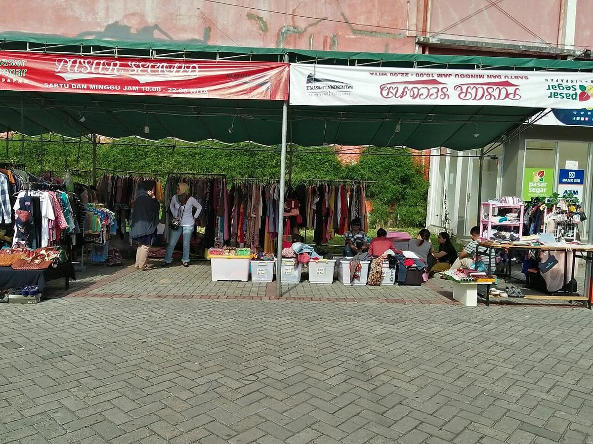 Merapat yes <a href="/PasarSecondBPN/">ig @pasarsecondbpn</a> di area parkir <a href="/pasarsegar_bpn/">Pasar Segar Balikpapan</a> 4-5 agustus, mulai jam 10 pagi sampe 10 malam. Cp wa/line 082148621098