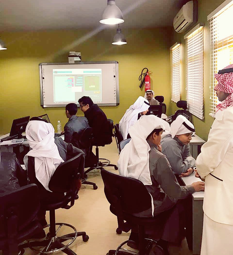 asir_s_c's tweet photo. #السعودية_تبرمج
#SaudiCode
تفعيل #ساعة_برمجة لوفد طلابي من تعليم أحدرفيدة @ahadeduasir وطلاب الأولمبيادات العلمية ب @assiredu .كما نوجه الدعوة لجميع طلابنا للمشاركة في الحملة العالمية لساعة برمجة والاستمتاع بتجربة جميلة..تجدوها بعد الدخول على المنصة في https://t.co/2XamDSMMch https://t.co/PQtiKRZVuO