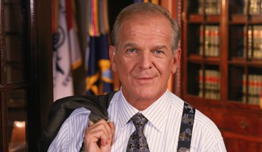 Happy birthday (RIP) to a terrific actor of the big and small screens, Emmy winner John Spencer! 