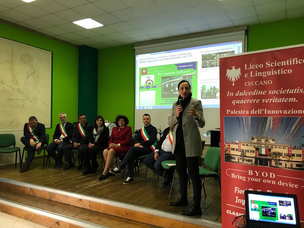 Daniela1Bianchi's tweet photo. #Costituzione Stamattina abbiamo consegnato ai ragazzi del @LiceoCeccano  le copie della nostra Costituzione. Un passaggio di testimone per continuare a coltivare la speranza e la fiducia nel futuro. Qui il messaggio che ho lasciato a loro https://t.co/tta2j4g0VS https://t.co/7rM94nvL6o