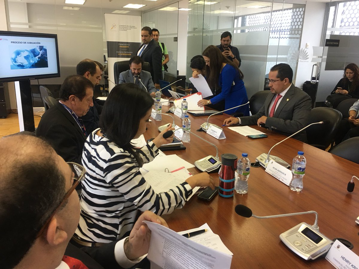 EstebanMeloG's tweet photo. Hoy| En la Sesión 036 de la Comisión @RegimenEconomAN recibimos a delegado del @MinTrabajoEc  quien informará sobre el pago de incentivo de jubilación a sector público. #Proforma2017 y #Proforma2018 @pabelml @AsambleaEcuador https://t.co/GMN0yqfmU8