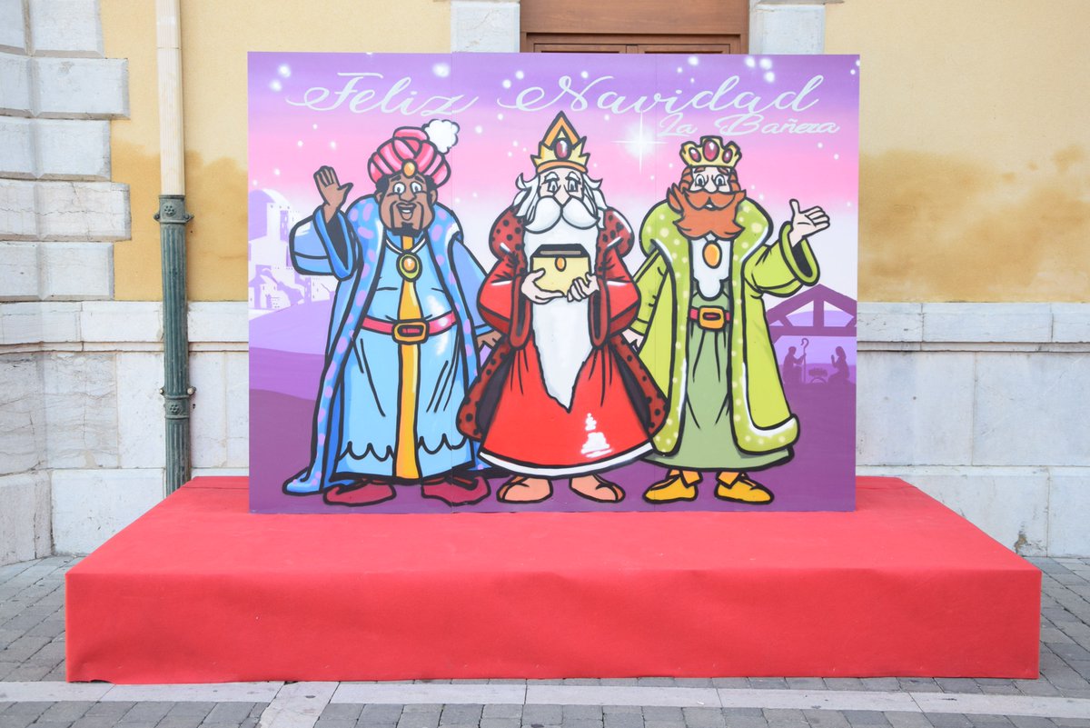 El Ayuntamiento ha colocado en su fachada principal un photocall de los Reyes Magos, donde los niños y niñas podrán hacerse fotos y dejar su carta.