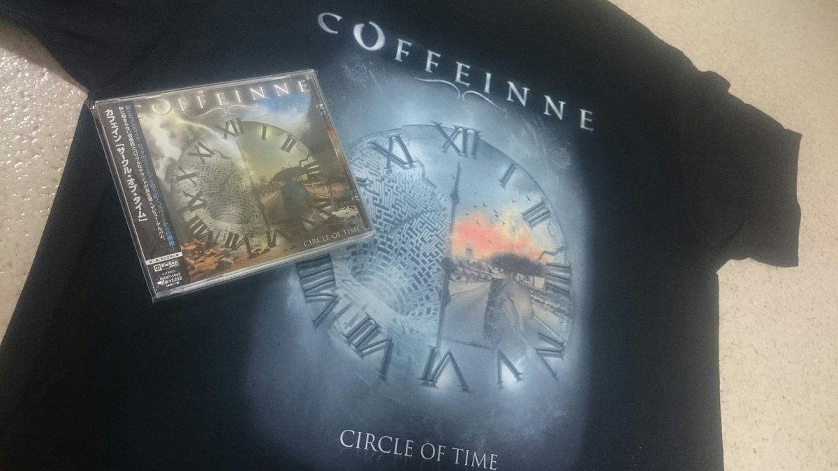 今年のMy Best Albumに選んだCOFFEINNEのTシャツがはるばるスペインから届きました。日本盤とWorld Wide盤ではジャケットが違うんだよね。
経由頂いたフォロワーさんに感謝です。