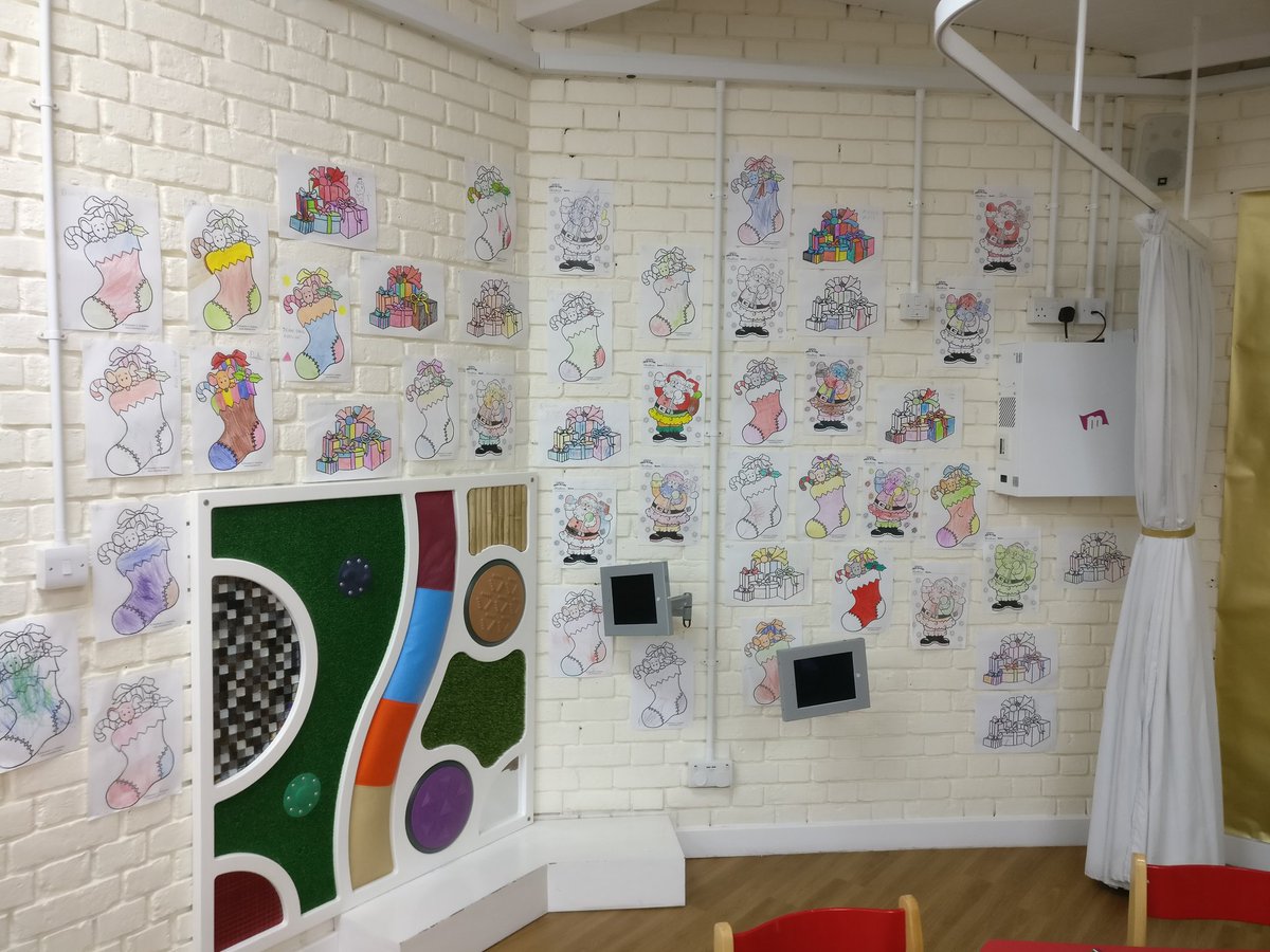 fluffyferrari's tweet photo. #ItsBeginningToLookALotLikeChristmas at #ColchesterLibrary @EssexLibraries. Come and help us decorate the Children's Library ๐๐
๐ https://t.co/1sP2K8uttv