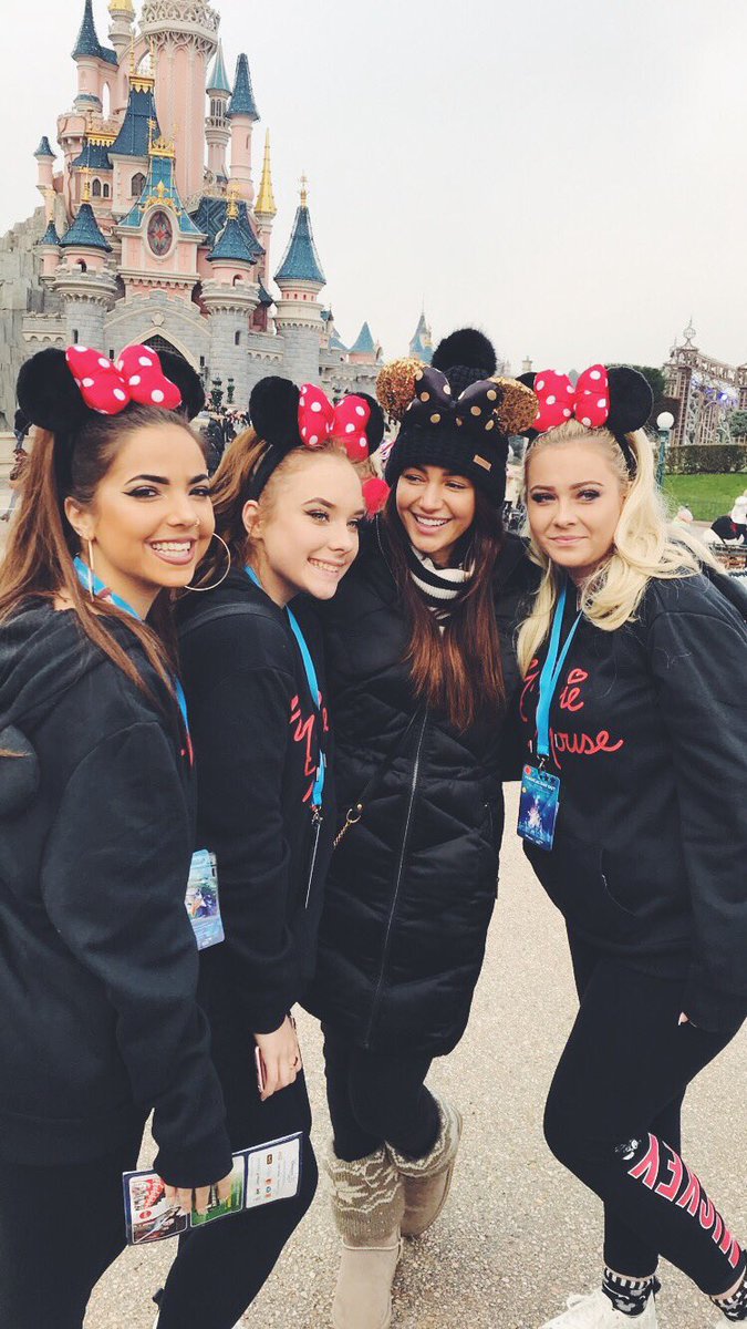 meganhewitson_'s tweet photo. such a lovely woman ❄️❣️😌 blessed @michkeegan #DisneyBA https://t.co/c52bCX0Zcj