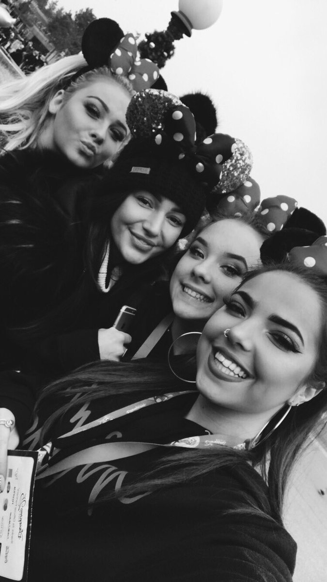 meganhewitson_'s tweet photo. such a lovely woman ❄️❣️😌 blessed @michkeegan #DisneyBA https://t.co/c52bCX0Zcj