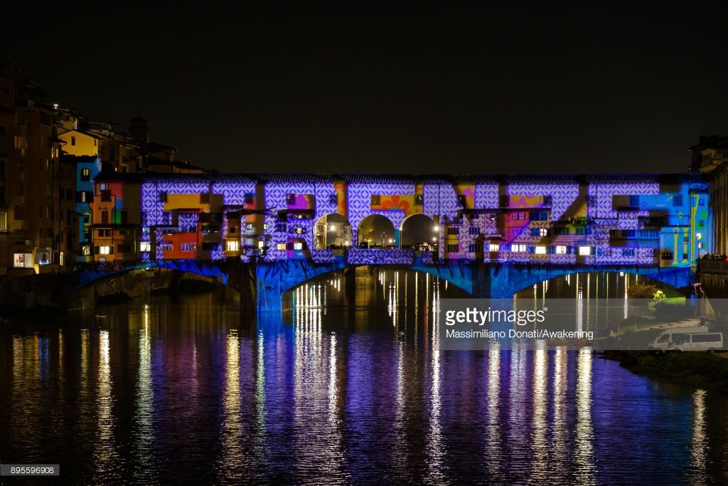 An image is projected on the Ponte Vecchio during the Florence Light Festival on #Florence. Florence Light Festival will illuminate monuments in Florence with light installations throughout the Christmas period Photo by <a href="/maxdonati/">Max Donati</a> at <a href="/GettyImages/">Getty Images</a> @ied buff.ly/2AZRUyP