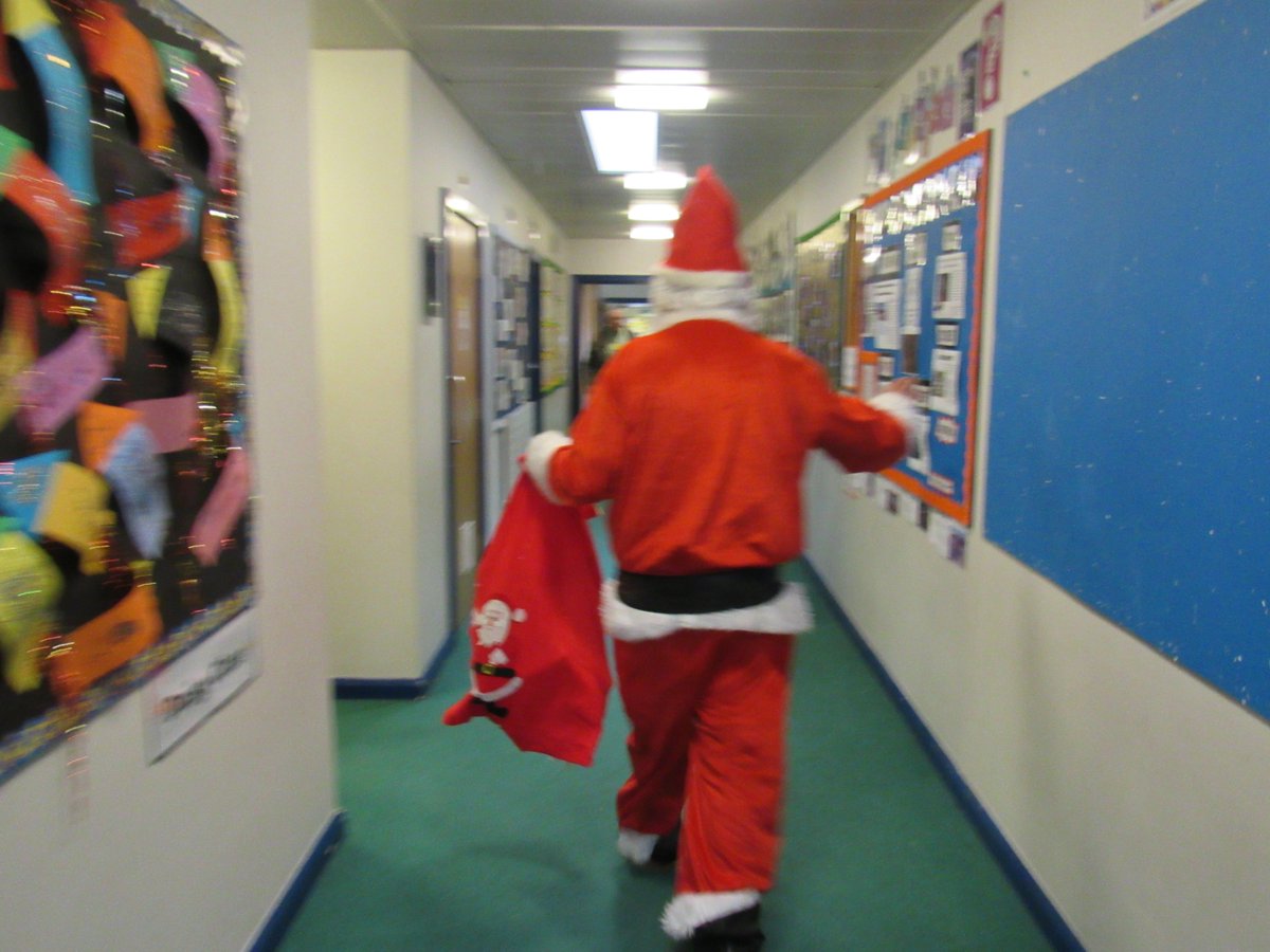 FernHillPrimary's tweet photo. Thank you to all of our parents who have provided food for the class parties today.  The children have really enjoyed themselves and KS1 also received a visit from a special guest! https://t.co/McxV2LNOdA