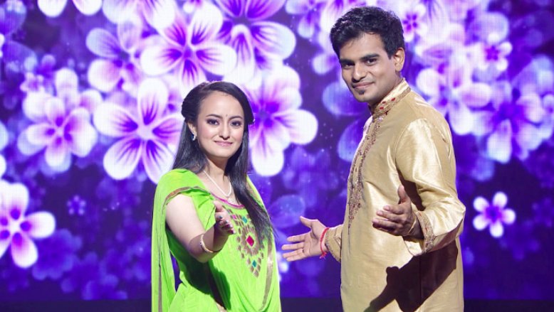vasanthamTV's tweet photo. On todayโs episode, we have singers such as Akshaya, Kaushik, Sindhu, Kuberan and Erfanulla to bring you half an hour of entertainment and relaxation! ๐บ๐ป๐๐ป๐ถ Catch #MMV3 at 9.30pm tonight, only on #vasanthamTV https://t.co/g8dt1po5pJ
