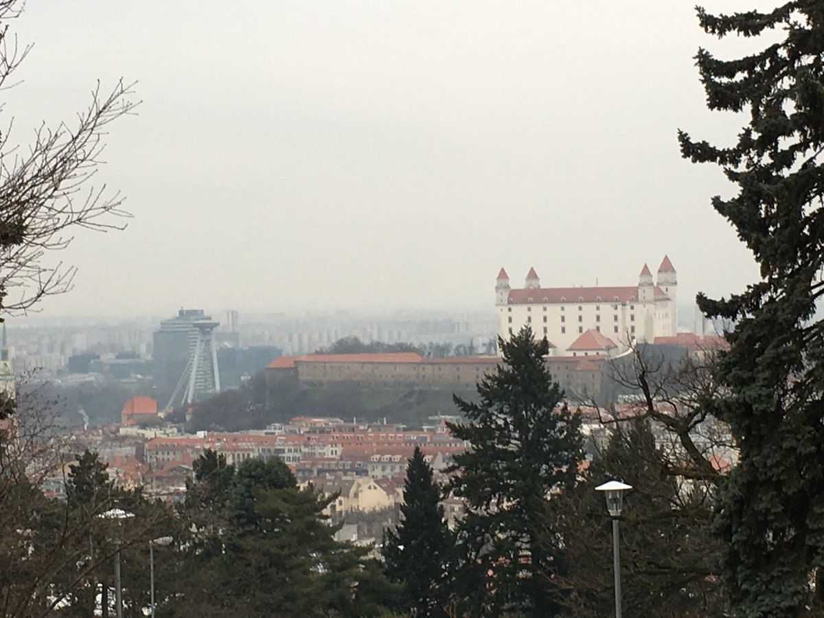 Kosto63249904's tweet photo. #Bratislava #Slavin #BratislavskyHrad #MostSNP #VyhladZoSlavina https://t.co/AfUfwtTKbH