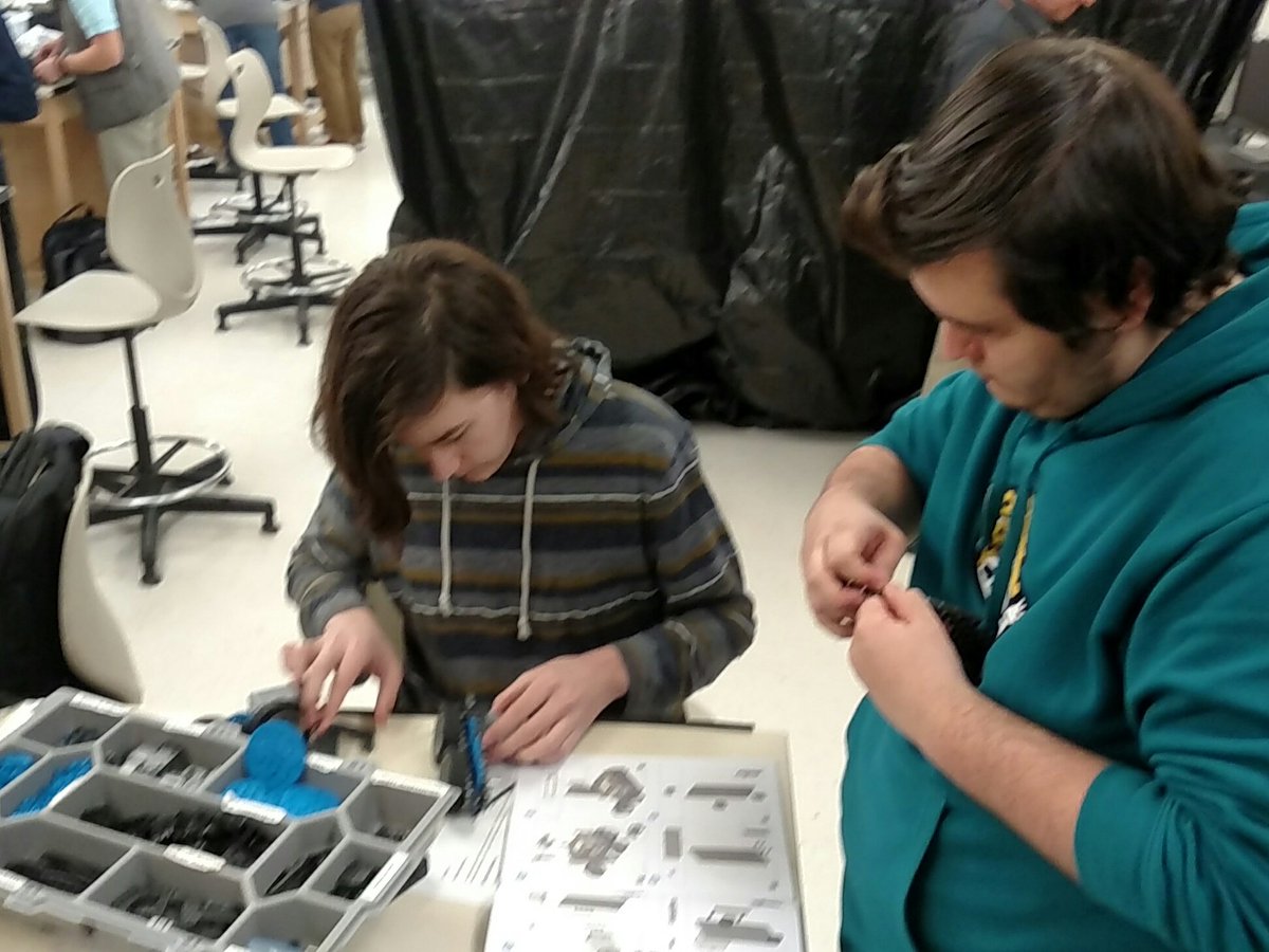 BDavidson89's tweet photo. #midbuild #iSTEM https://t.co/kGB2CwdBtJ