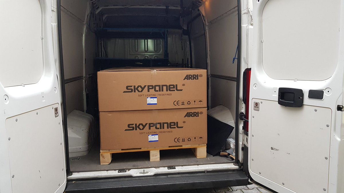AmpLight's tweet photo. Merry Merry Christmas &amp; Happy new Year.
Just in time our new Skypanel S360-C available now in our RENTAL.
Let the sky shining. https://t.co/gc3qhASLPi
