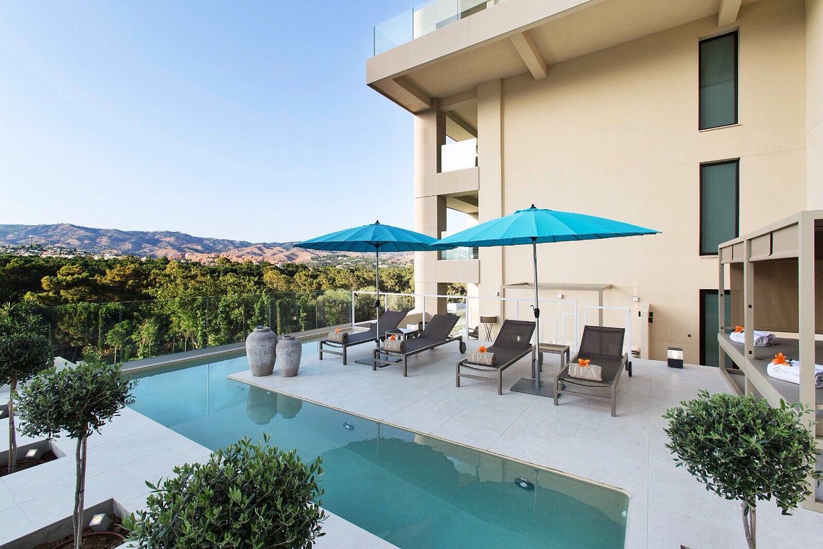 Looking for the most spectacular suites in Marbella? 💦 Check out our boutique hotel The OASIS Wellness &amp; Spa #byDonCarlos, you won’t regret it!