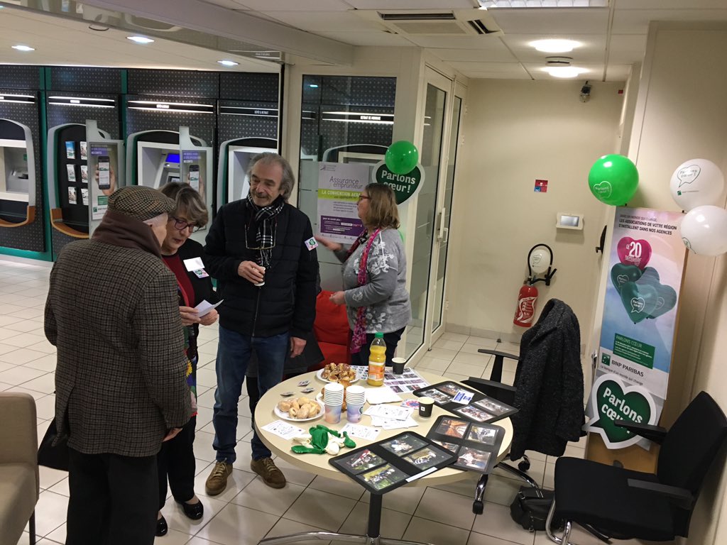 gouzigouza34's tweet photo. Belle journée d'accueil d'associations de quartier de la ville d'Antony au sein de notre agence. Opération "PARLONS CŒUR ❤️ " #BNPP #ParlonsCoeur #Associations #EspritdEquipeBNP https://t.co/KSjpddNt9m