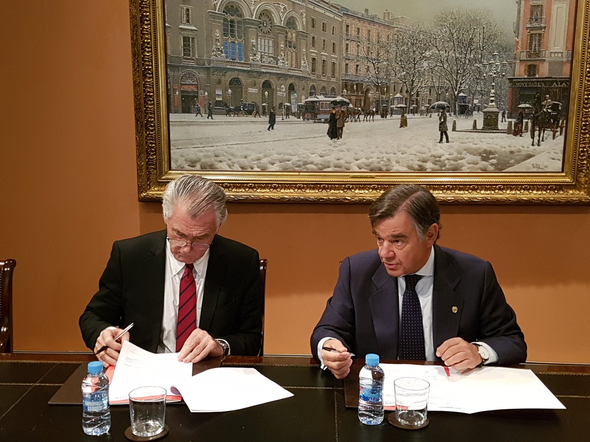 ElenaBenarroch's tweet photo. El Colegio Oficial de Farmacéuticos de Madrid y el @museothyssen han firmado un acuerdo de colaboración. Sus colegiados, podrán hacerse Amigos del Museo con un descuento del 10% sobre la tarifa oficial de cualquier modalidad. https://t.co/jSOPeu8GFN