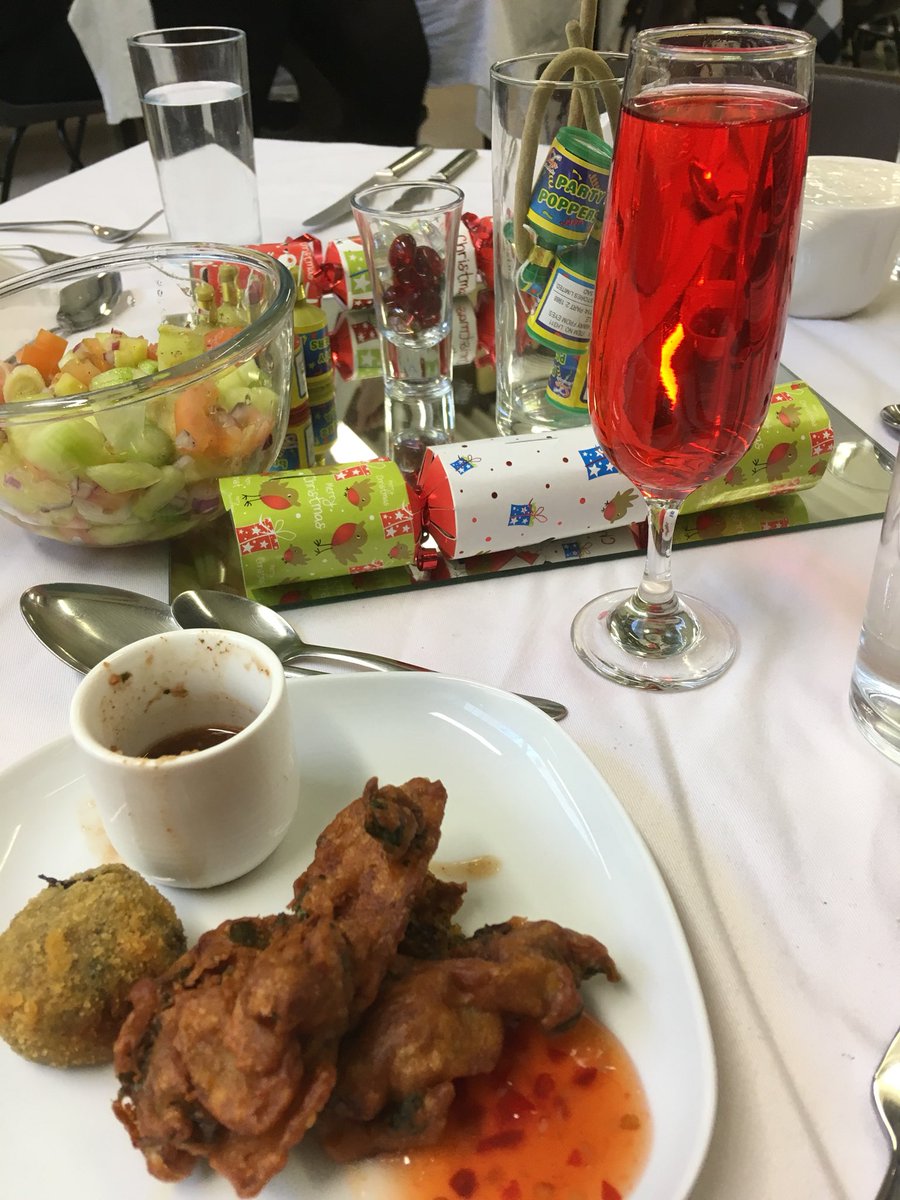 SEA_Edu's tweet photo. We were so privileged to be invited to the amazing @CastlebraeCHS #CastleKitchen 🍽👨🏻‍🍳👩🏻‍🍳#delicious #DYW #MerryChristmas https://t.co/RCOleJLzQX