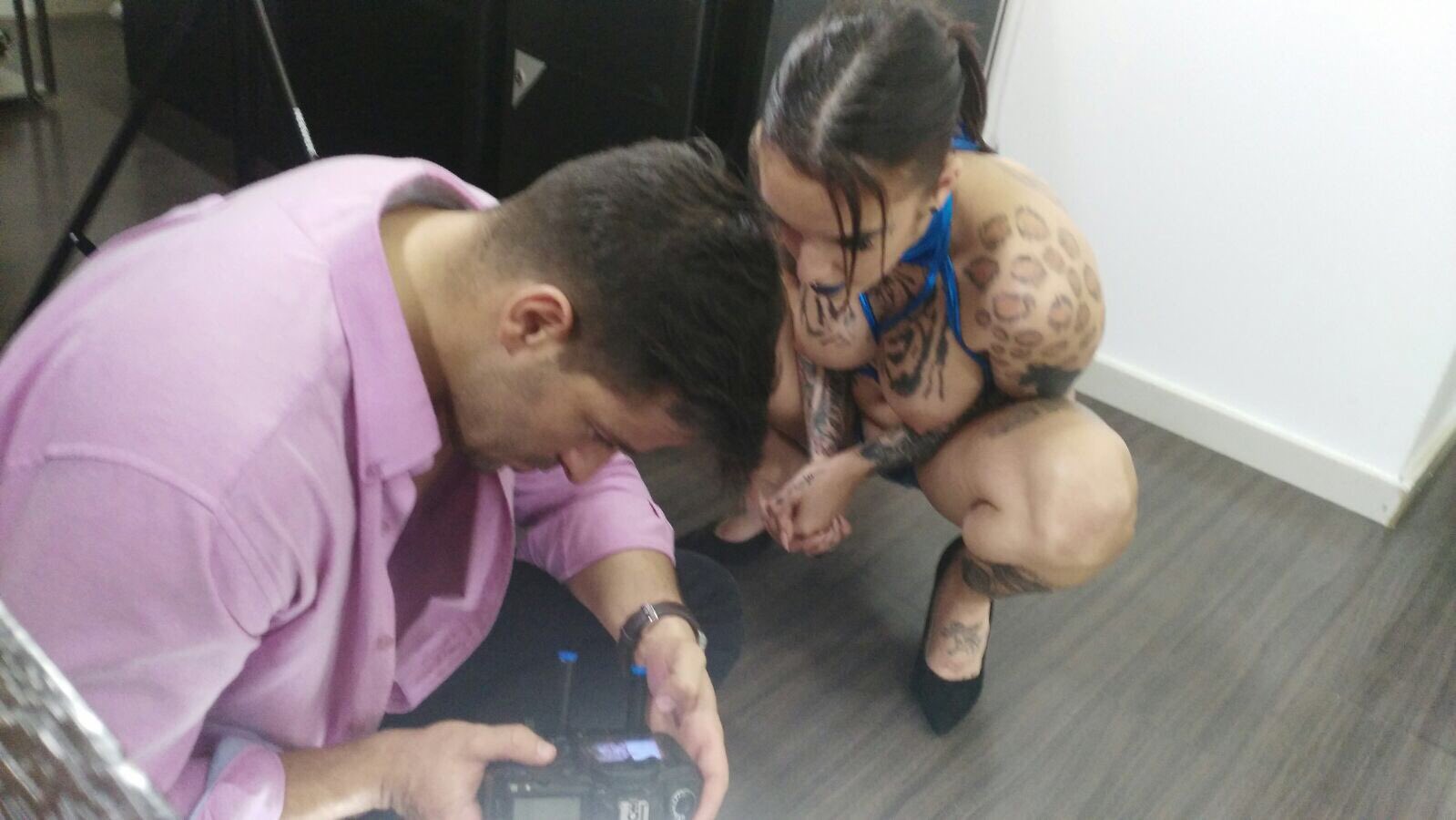 1 pic. Después de 3 días durísimos de rodaje solo me queda dar las gracias al gran equipo de @NickMorenoXXX sois los mejores! Prontito mucho más en @cumlouder ♥️ https://t.co/ea2TNZtzqQ