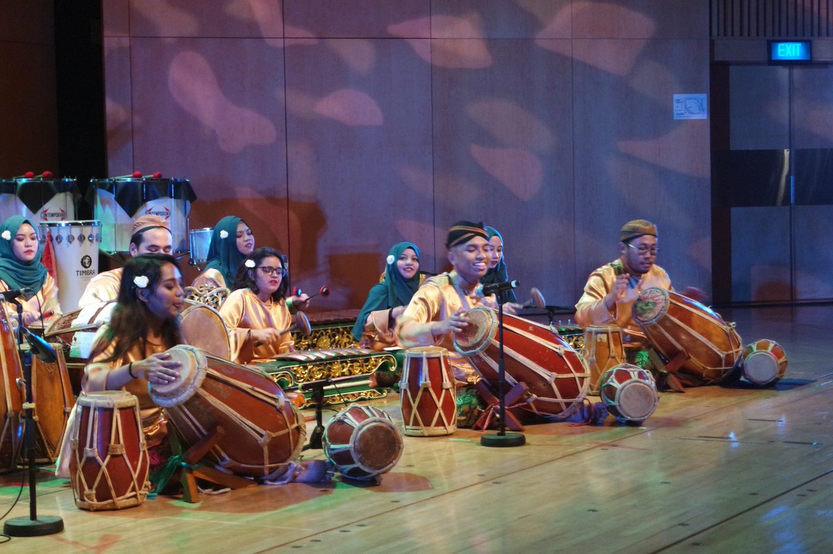 RPGNK's tweet photo. “This piece has evolved together with GNK’s dynamic as an ensemble since the first time it was composed and played. It gets even more exciting for the 10th year, and yes, it makes much sense to be playing this today” – Ahmad Mustaqim
#gnk10A #sedasasedulurseirama #reflection2017 https://t.co/GxyN8Mfaez