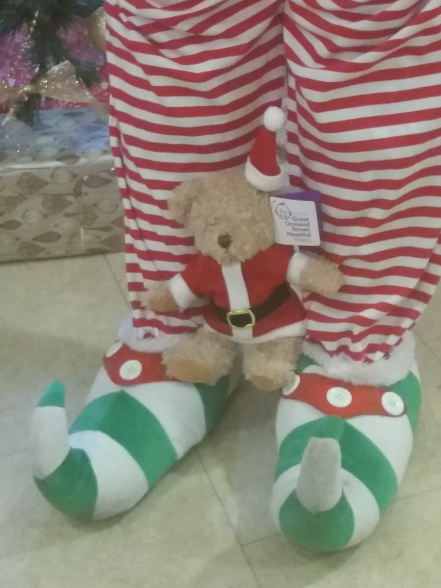 burnssusan1991's tweet photo. 🎄☃@MrBernardBear working with my elf @burnssusan1991 @premierinn Tewkesbury wishing all customers a merry christmas. ☃🎄
#12daysofBernard
#itsallabouttheshoes
#elfieselfie
#MerryChristmas
@TewkesburyPI @katesharpe69 @SDEBDD @RikkiQuinlan https://t.co/yh9xIuirtW