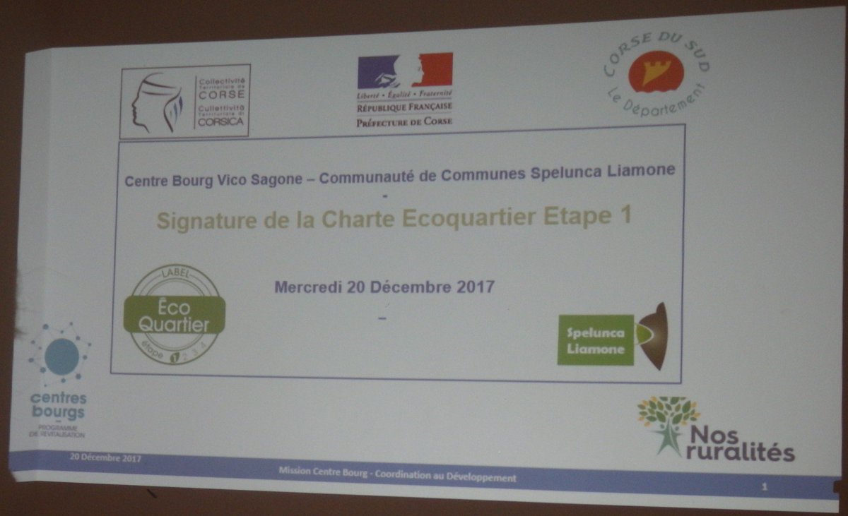 Prefet2A's tweet photo. 2ème signature en #Corse de la charte #EcoQuartier par la commune de Vico pour la rénovation du centre de Sagone @Prefet2A, maire, Comcom Ouest-Corse, #CD2A, @ctcorse https://t.co/v8LVAdBXY1