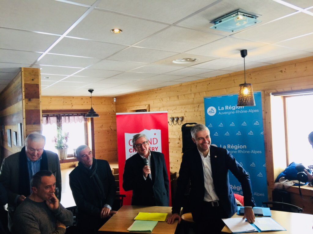 XDullin's tweet photo. Face aux contraintes climatiques, nous agissons pour nos stations des Bauges. @Chamberymetro mène un plan de renouveau touristique de nos stations. C’est en ce sens que nous animons à la Féclaz une table ronde avec @laurentwauquiez, qui s’engage personnellement sur la question https://t.co/SwIrOaBhCf