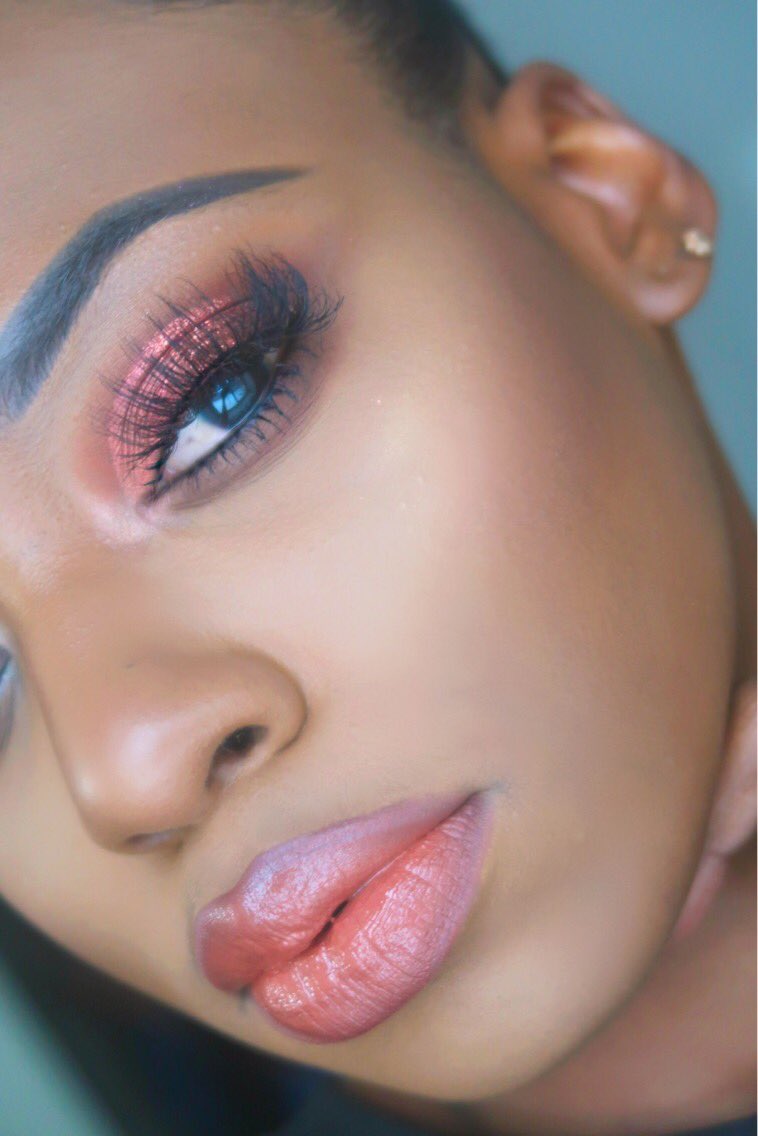 toyamarshx's tweet photo. Chocolate & Peaches πππ
#makeupicon #makeuplover #NetNeutralty #MakeupAddict #Morphe #norvina #abh #FentyBeauty #MOTD #woc #Melanin https://t.co/S4KyOLmhv7