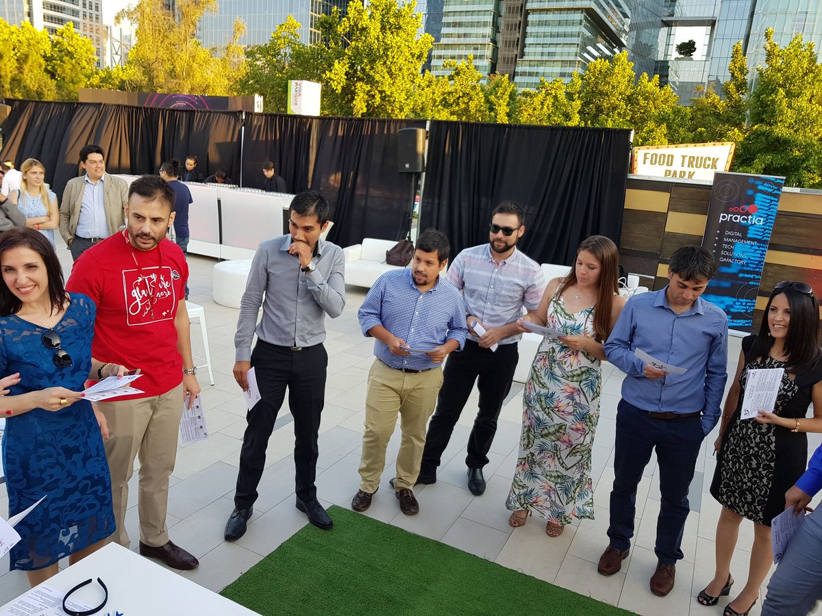 PractiaGlobal's tweet photo. #PractiaGLAD
Así despedían el 2017 en nuestras oficinas de #Chile, listos para encarar el 2018
#SomosGlobales #GLAD #VR #AR #IT #IoT #Devs https://t.co/wHPNLjJsvt