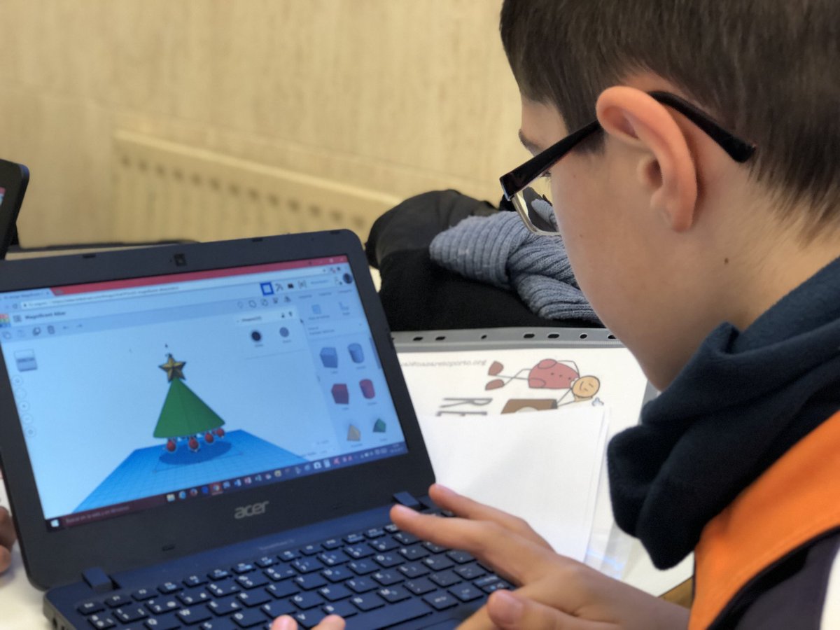 Marta_Ef's tweet image. #VRworkshop en @nazaretoporto Hoy diseñamos #objetos3D con #tinkercad  para insertarlos en aminamiciones de #RealidadVirtual ¡Estamos creando un cuento interactivo de VR!