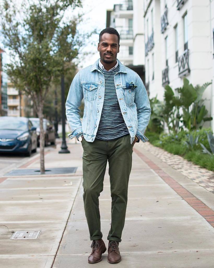 GregsStyleGuide's tweet photo. Cotton is always up for the job when it comes to creating looks that can suit any occasion. This holiday season throw on a versatile denim jacket to instantly add bold detail to an otherwise traditional outfit.⠀
#GregsStyleGuide @DiscoverCotton #Shop… https://t.co/xzfMaJJjl2 https://t.co/T0PzpXTOlU