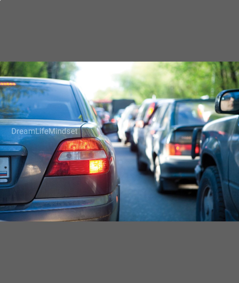 D_L_Mindset's tweet photo. LIFE: Many of us see this daily, trying to get to work/day care/home.  #DareYou to try this game!  For every car you see, say something you're #grateful for.  #RushHour #Motivation #BePositive #LOA #DreamLifeMindset https://t.co/VKfmT4eDjF