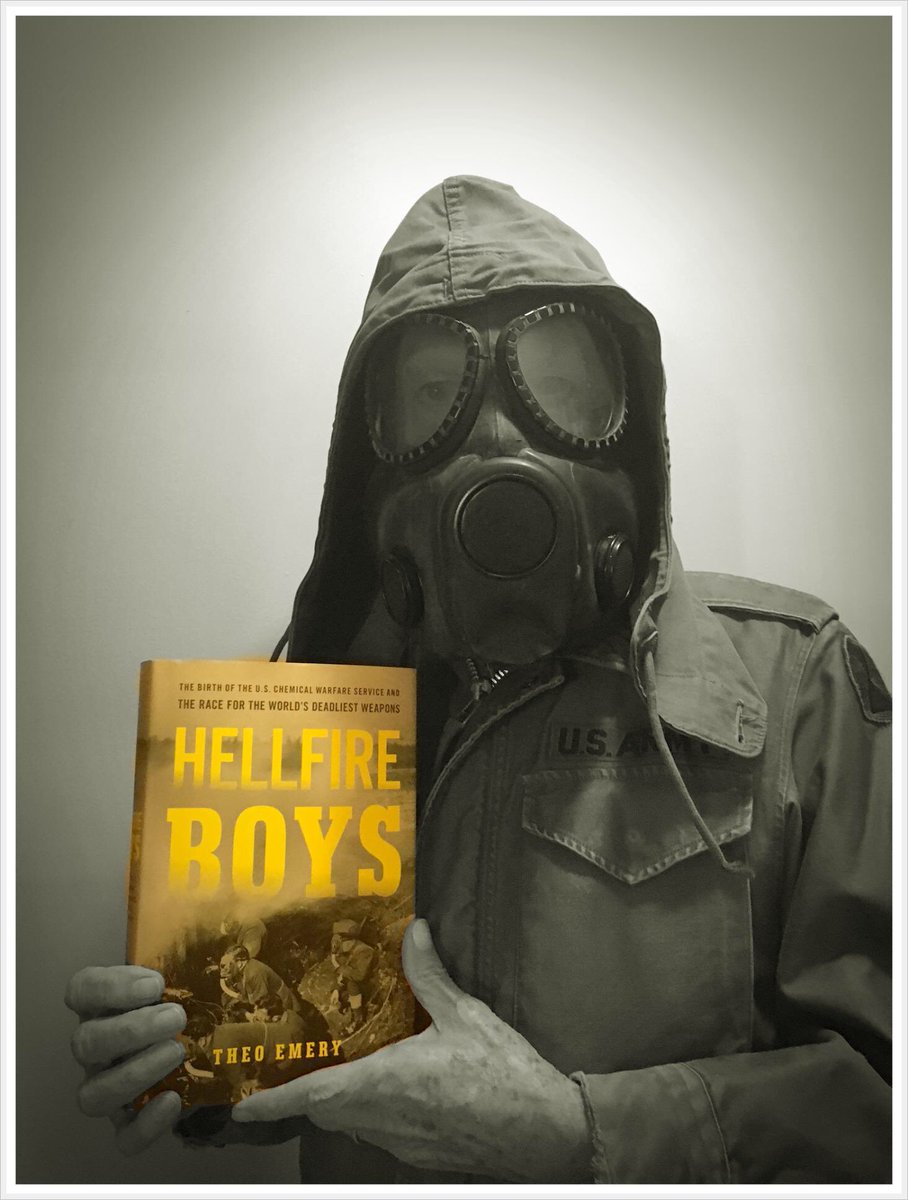 aviatrixkim's tweet photo. Maj. Dave Green, retired US Army, enjoying his copy of #hellfireboys cc: @temery https://t.co/LkFpwLgUta