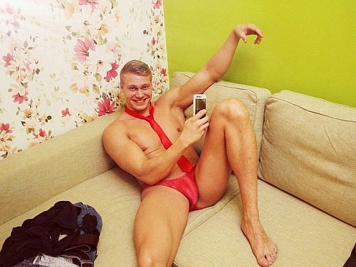 #Gaymuscle #gaycam Rus Beverly Eye-Candy at https://t.co/zDbZsDyOz5! https://t.co/EEO5sNexme