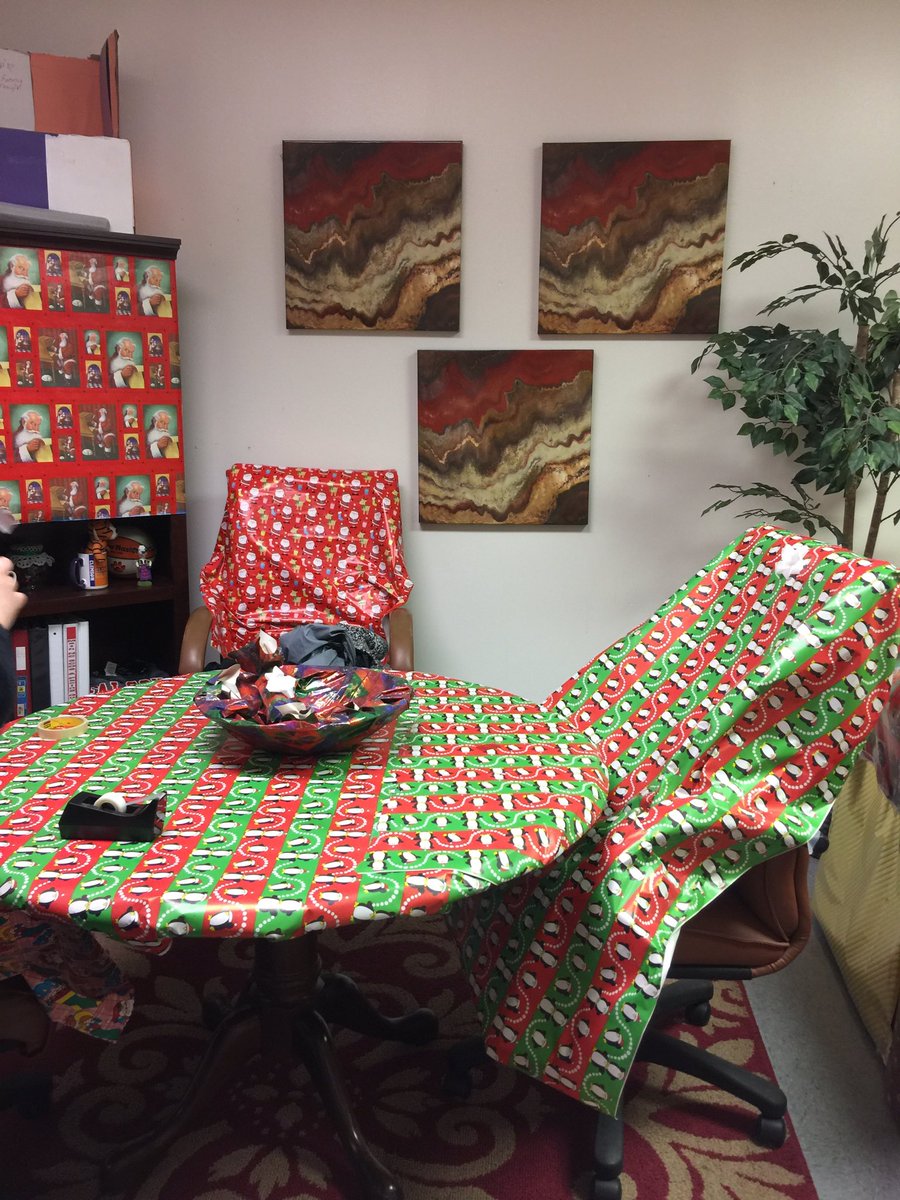 SMSMrsHarris's tweet photo. Had fun helping set this up today!! @MrMuziq23 #elfontheshelf @CoachCSpinks @RumleyAu #loveyourjob #lovethepeopleyouworkwith https://t.co/GhKZj5GkPp