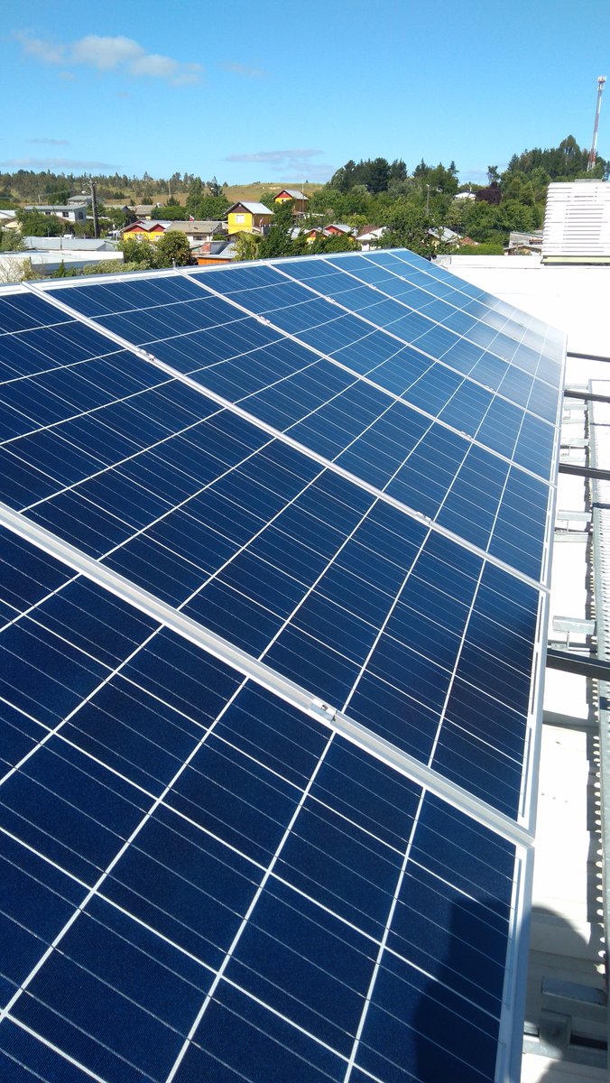vivest_sa's tweet photo. Mantenimiento preventivo a planta FV en el Juzgado de Familia de Yumbel. Limpieza, inspección CC/CA, medición PT y termografía en módulos FV, tableros e inversores. Tras mantenimiento producción de energía aumento 10%  @PoderJudicialCh @SEC_cl @EnergiaBiobio @SolarLogTM_Int https://t.co/x6ZuNIBrps