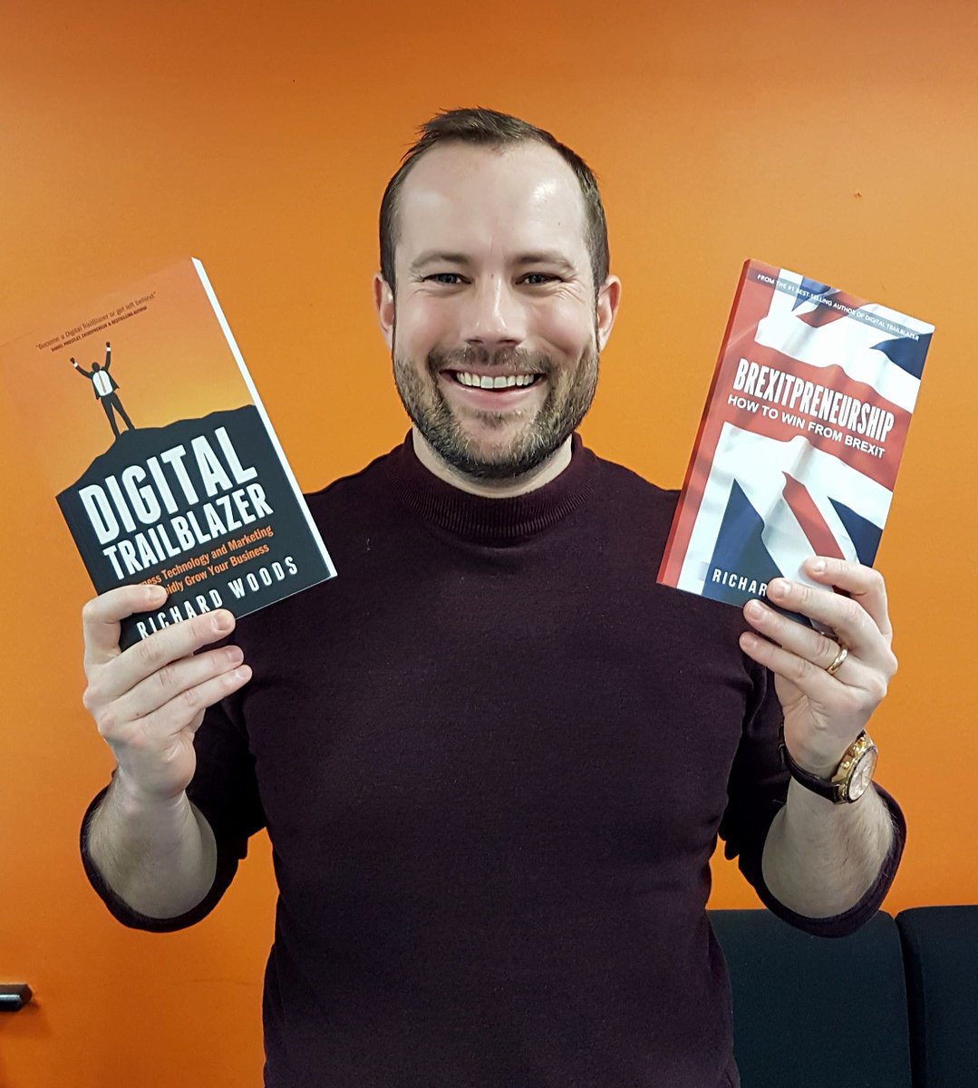 Yomp_Marketing's tweet photo. @Richard_Woods showing off his two best sellers! #yompmarketing #bestsellers #leadgen #brexit #Entrepreneur https://t.co/e3VgDpNok6