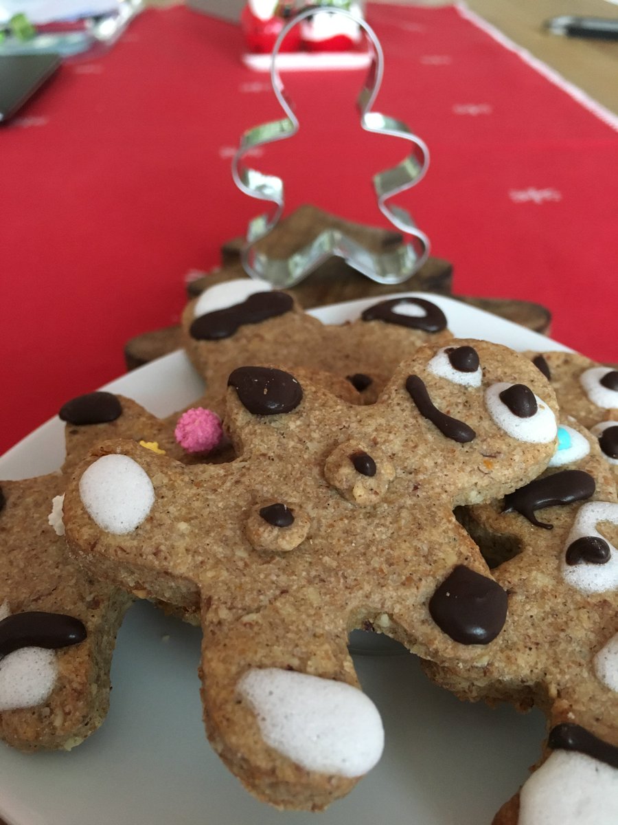 Unsere süßen #Lebkuchenmänner zum Nachbacken: Rezept im Blog 😊 #gingerbread #holidaysarecoming #lebenalsmama #lebenmitkindern #backenmachtglücklich #backen #foodporn #solebich #justspices #mamasundpapasaufinstagram #nextstopxmas