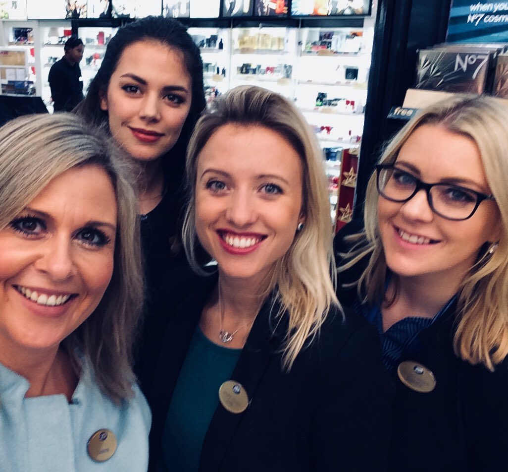 leannejknight's tweet photo. Our @BootsUK Piccadilly store and team are buzzing today!!!! #herecomethegirls #supportingourstores #somuchfun #retail #london #westend #bepartofeverygift #showthemyouknowthem https://t.co/WXSzHJLvbA